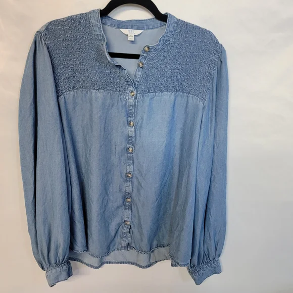 Time and Tru Light Blue Button Down Shirt - Picture 1 of 8